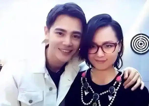 回顾周笔畅长相漂亮唱歌也好为人低调不张扬38岁依旧未婚