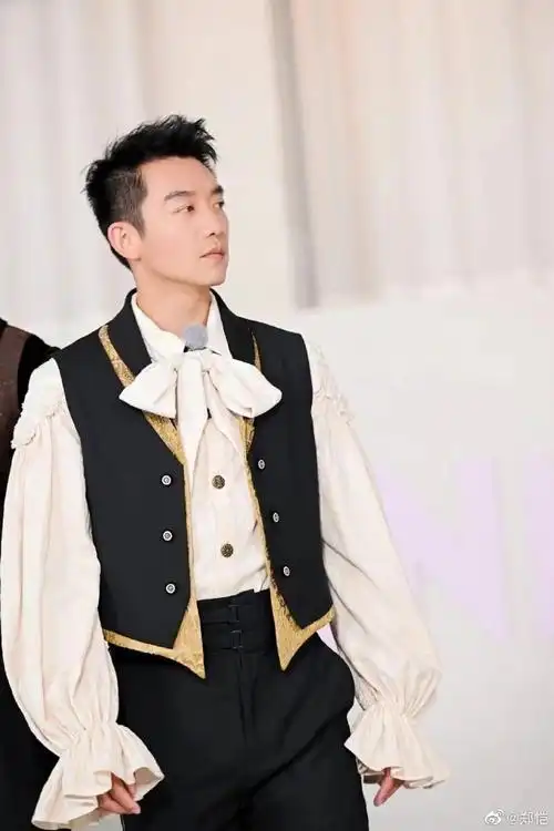 郑恺说看照片才发现这一集好像有点帅##奔跑吧