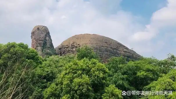 江西弋(yì)阳龟峰景区,山峰,奇石有很多形态酷似乌龟,"无山不龟,无石