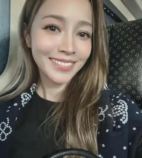 不靠内娱喂饭的侯佩岑第一个表明立场,终于明白为什么昆凌嫉妒她