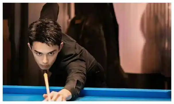 吴磊现身《在暴雪时分》,让你一口气看8集太上头_殷果_林亦扬_爱情