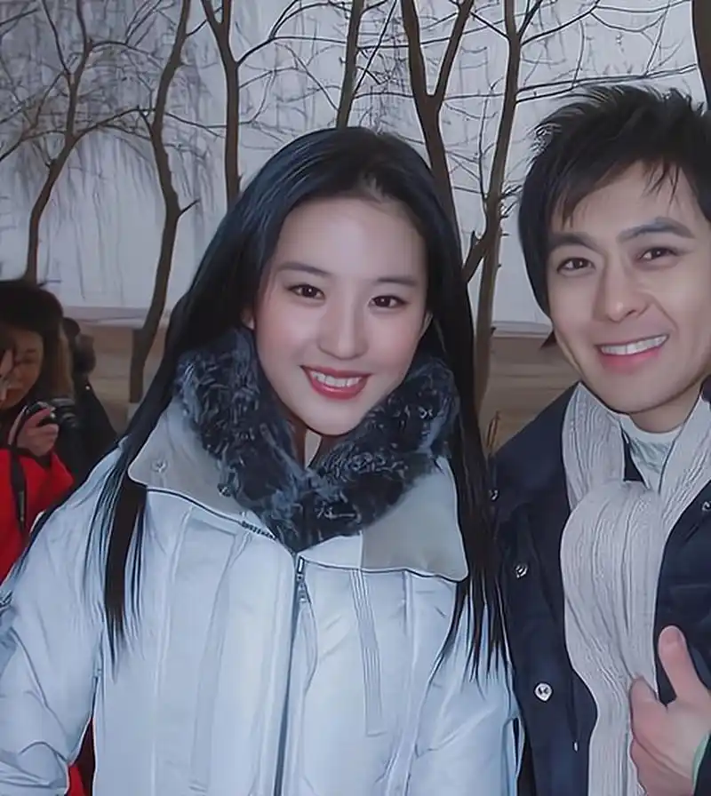 刘亦菲林志颖20年前合照# 一张刘亦菲和林志颖参加电视剧发布会的