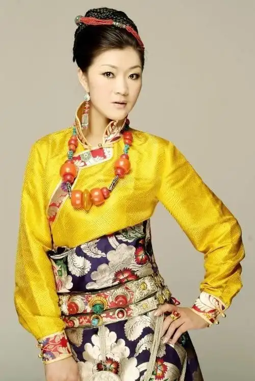 降央卓玛的热门歌曲 - 小玉 - 品读-札记