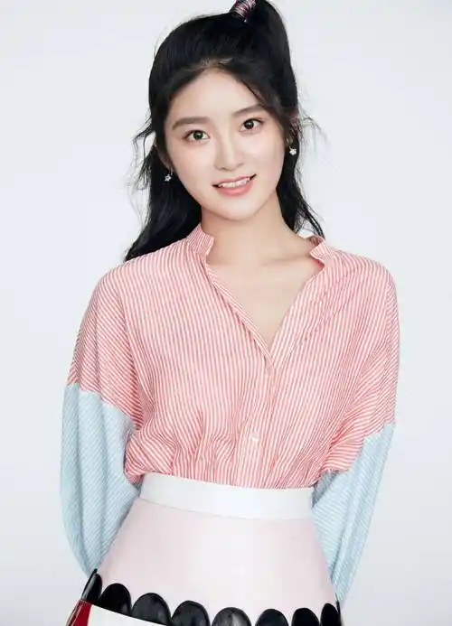 继承母亲颜值基因,网友:等待值得_柴蔚_学业_道路