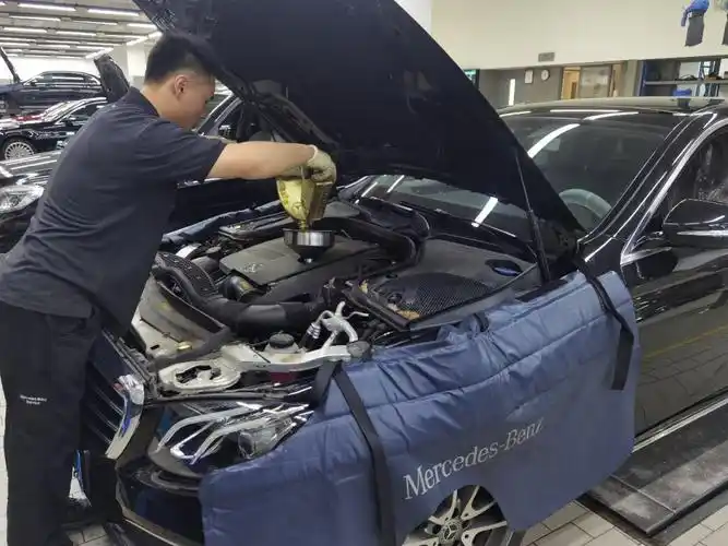揭秘奔驰全新e级小保养全流程,看看奔驰4s店的售后标准作业!