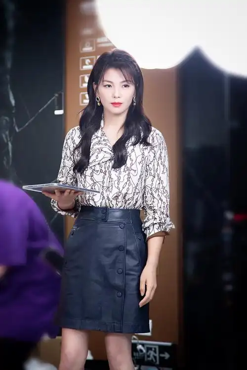 刘涛丝袜写真图片大全(刘涛直播造型很精致) - 赤虎壹号