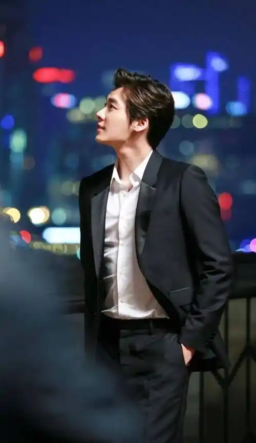 口无遮拦只是"看人下菜",她面对权贵大佬嘴可甜了_赵丽颖_黄明昊_秦昊