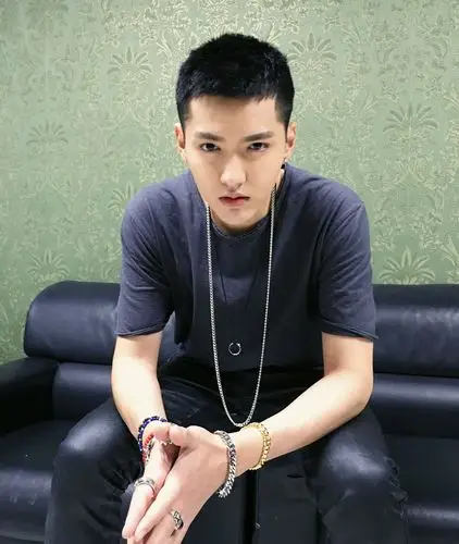 吴亦凡终于剪头发了!新发型令人期待!