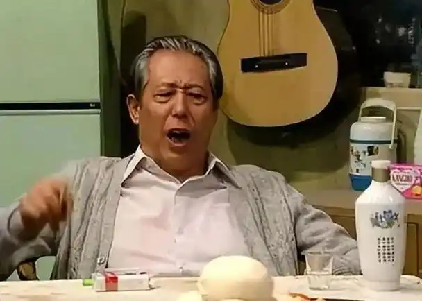 演员文兴宇:一生嗜烟如命,7字遗言感动世人,遗孀至今无法释怀