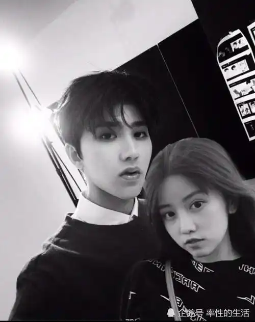 即小鬼吻女友照曝光后,蔡徐坤又被爆"结婚照",网友:我忍不了