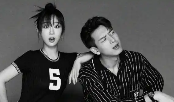 杨紫李现戏里甜到戏外,搂肩拥抱拍写真,不怕被大家误会?