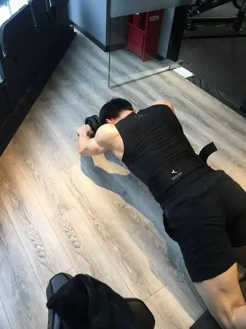 能让我保证线条的情况下还能够达到比较低的体脂率以及较高的肌肉含