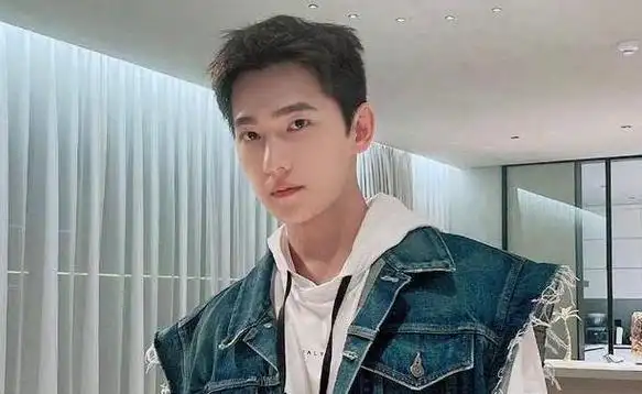 都被杨洋的新剧捏得满头大汗了|军训|军校|李易峰|段奕宏|王宝强|战争