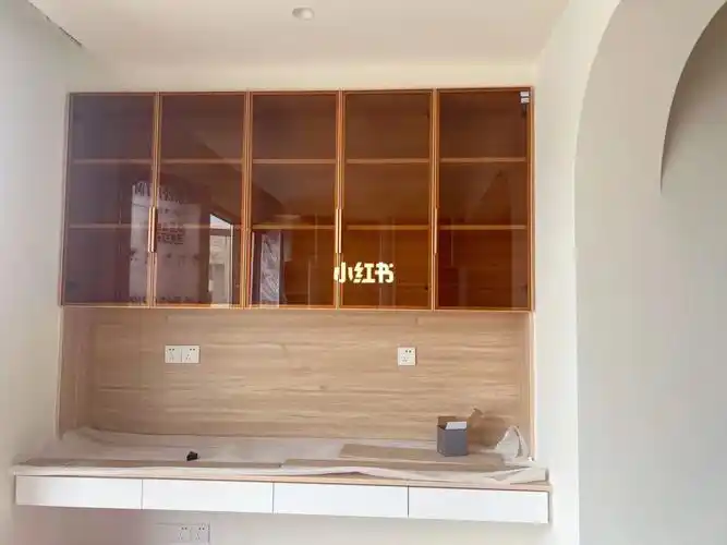 木工打的书桌半成品完成