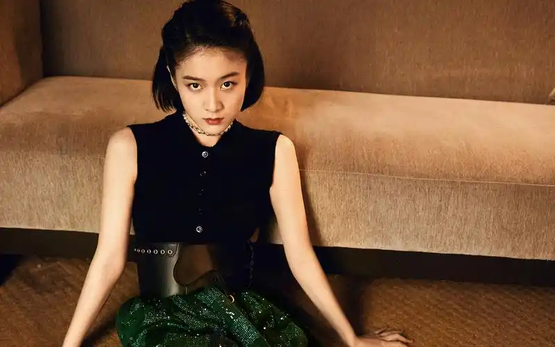 张雪迎性感优雅写真桌面壁纸