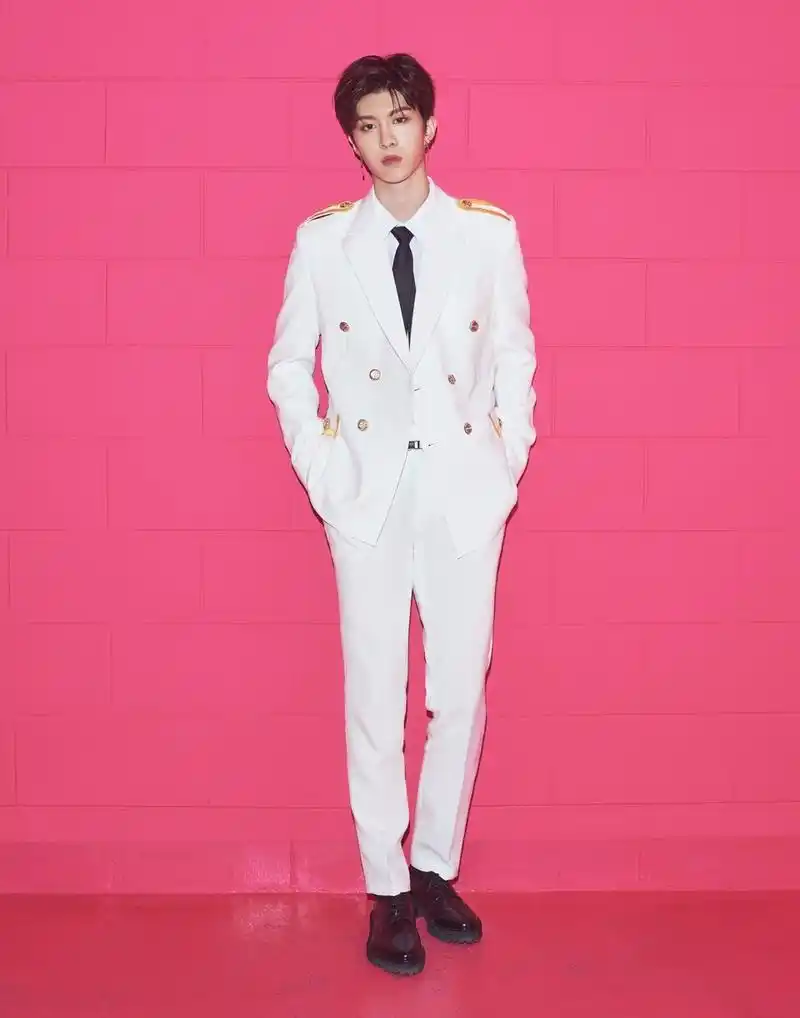 【皇权富贵】隔壁某站的女装大佬和饭橙橙到底是什么关系(论坛体)(上)