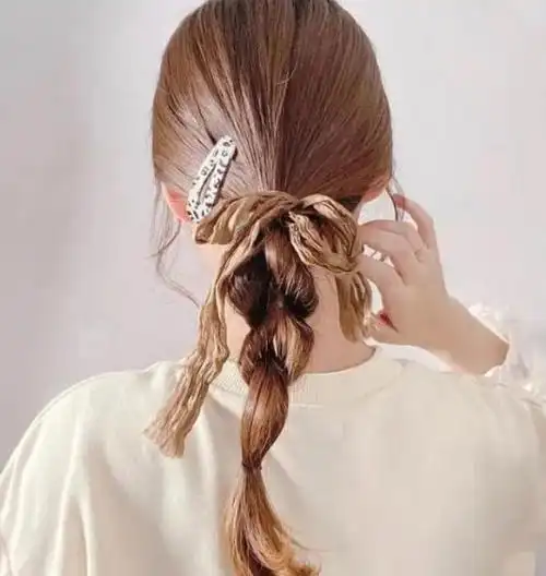 长发怎么扎好看减龄 换上编发马尾又甜又美