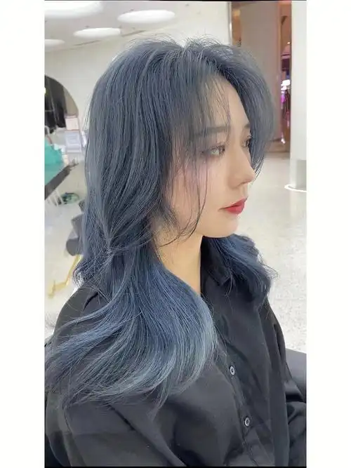 高级显白雾霾蓝发色分享越掉越好看的颜色