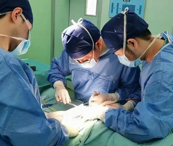 男子"下水道"狭窄如"针孔",医生巧取包皮修复解其排尿之苦|手术|尿道