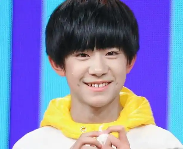 顶流小生易烊千玺的开挂人生他的故事远比你想象的正三观