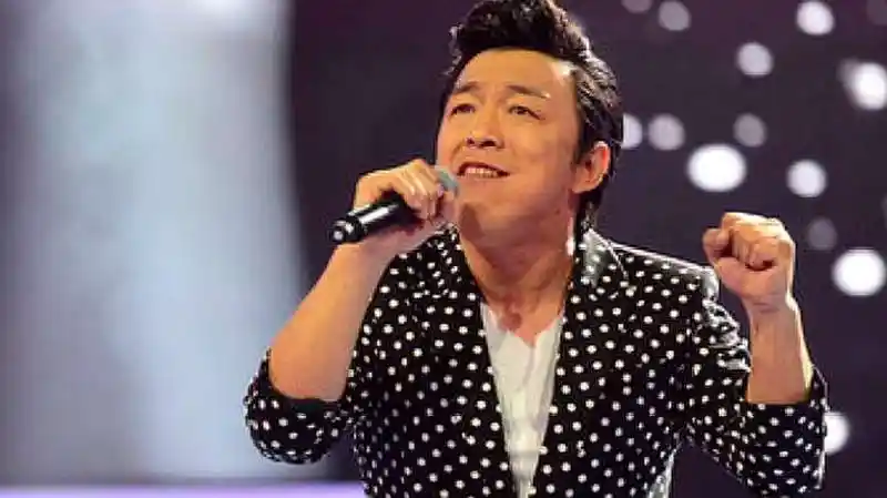 黄渤在好声音献唱爱与愁唱得如此的撕心裂肺听完泪奔