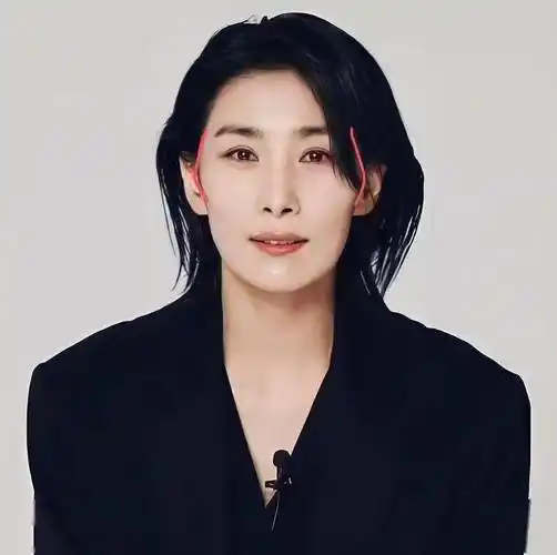 人像塑造|倒菱形脸如何造型拍片?女明星们完美演绎._脸型_风格_气质