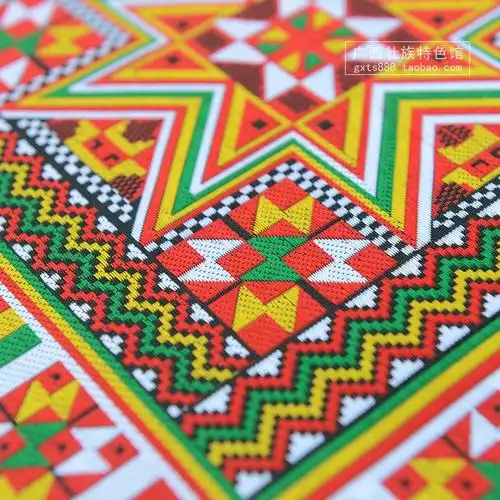 广西瑶族特色八角纹装 饰画 民宿酒店布料画 玄关客厅走廊过道挂画