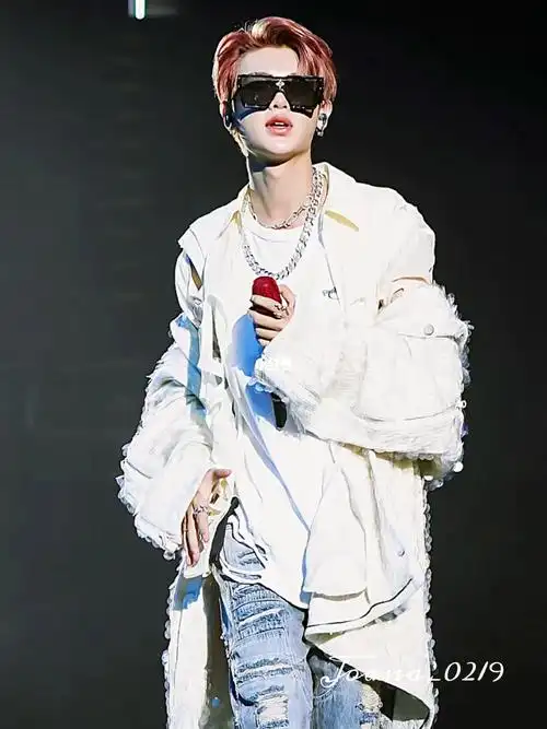 justin黄明昊舞台