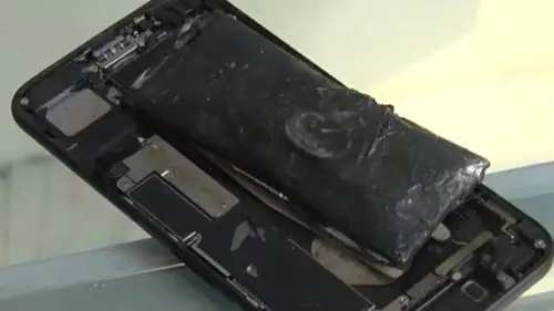 罕见! iphone  充电时爆炸