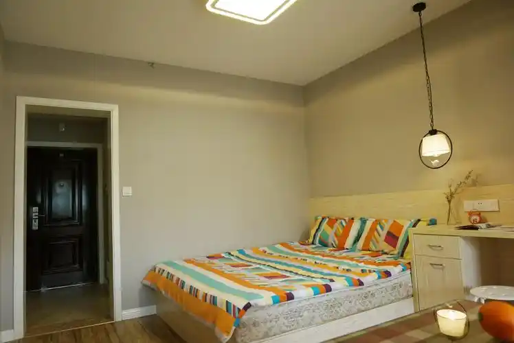 小户型一居室装修卧室背景墙图片