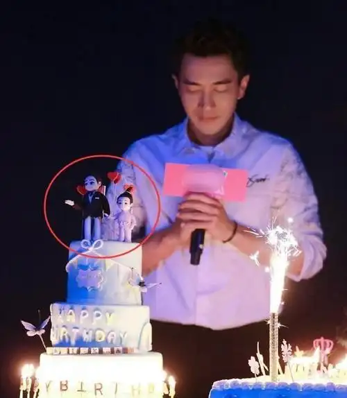 小糯米的生日蛋糕引争议:杨幂缺席了女儿成长?