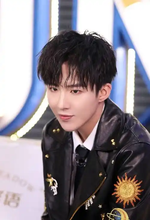 歌手 刘宇宁 时尚照片集锦