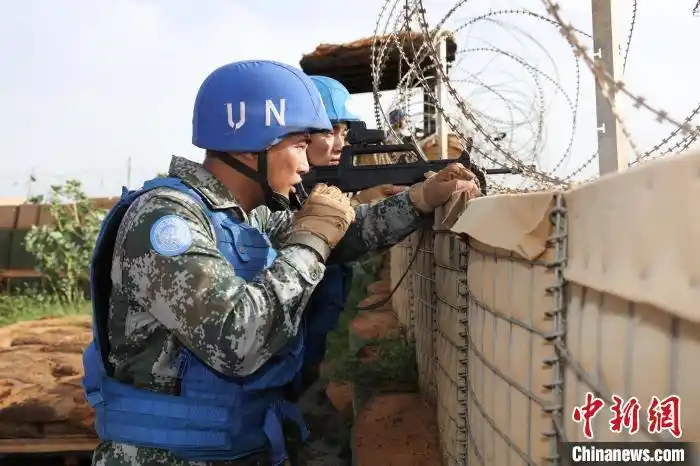 两赴马里维和中国蓝盔勇士的战争与和平思考