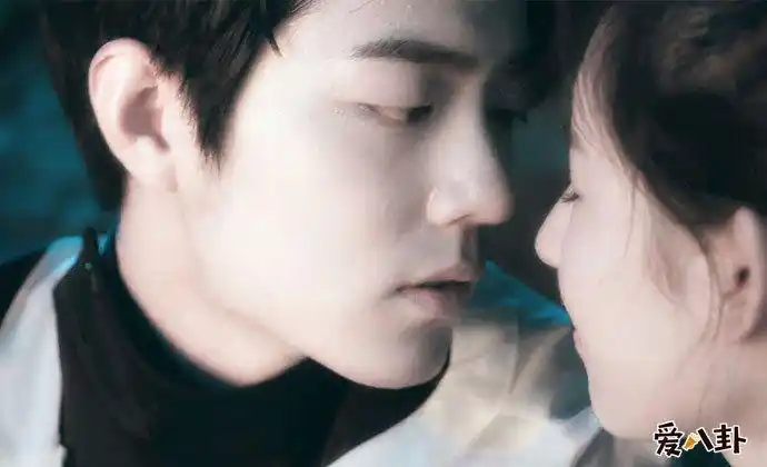 王玉雯肖战吻戏照