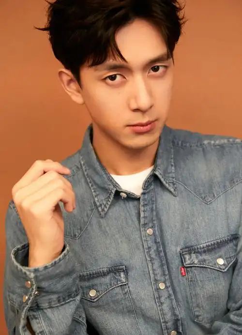 李现美的代言帅气写真图片99