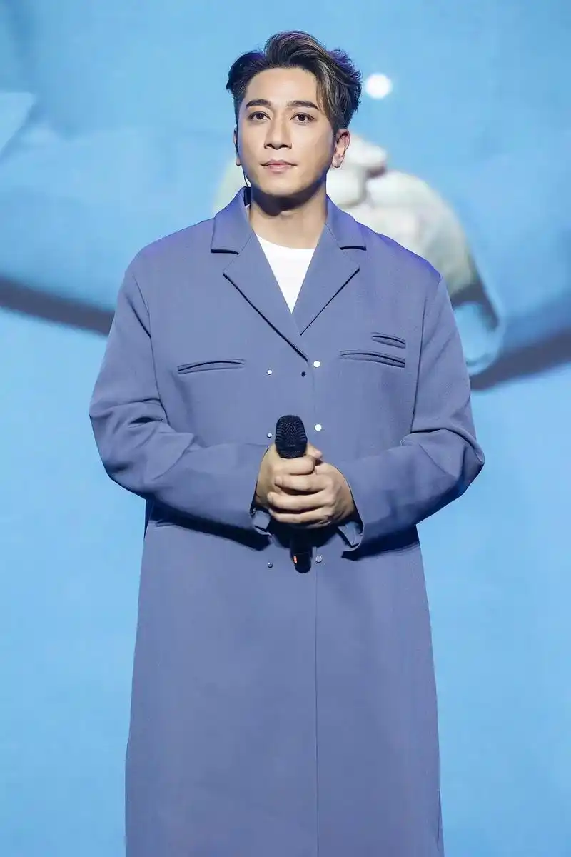 【吴卓羲】广州高级管理者职业论坛峰会暨企业家年会盛典[庆祝] - 抖