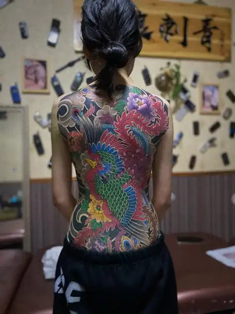 宝坻满背凤凰纹身