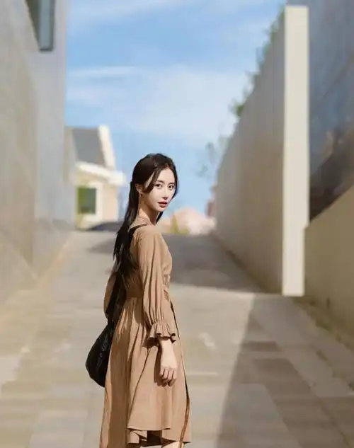 潘时七人美心善的气质女神