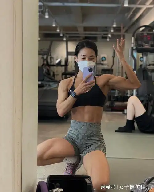 很有韵味的韩国肌肉女神min young|翘臀|马甲线|麒麟臂_网易订阅