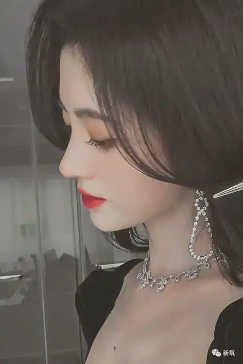 不会吧?郑爽给鞠婧祎买了一个月的黑热搜?