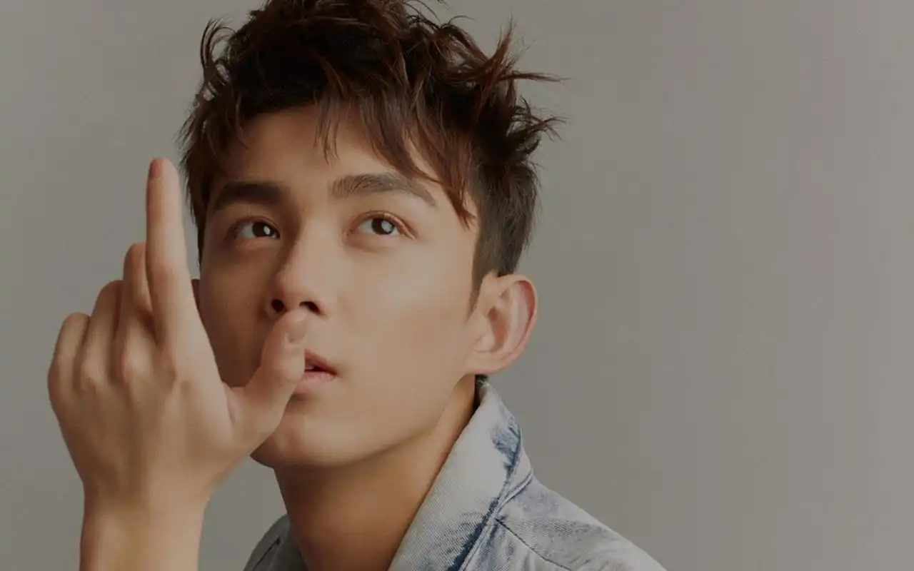 吴磊俊朗帅气时尚写真图片桌面壁纸-大陆明星-壁纸下载-美桌网