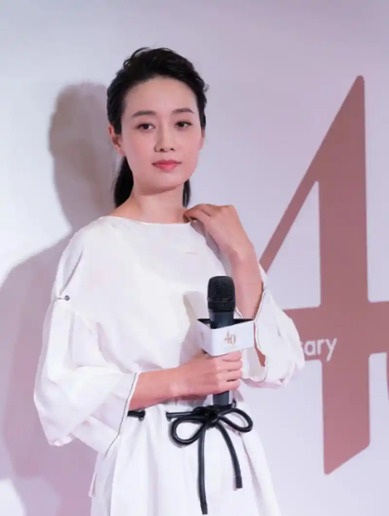 马伊琍终于选对了发型,长发酷似大妈,短发开挂,气场十足