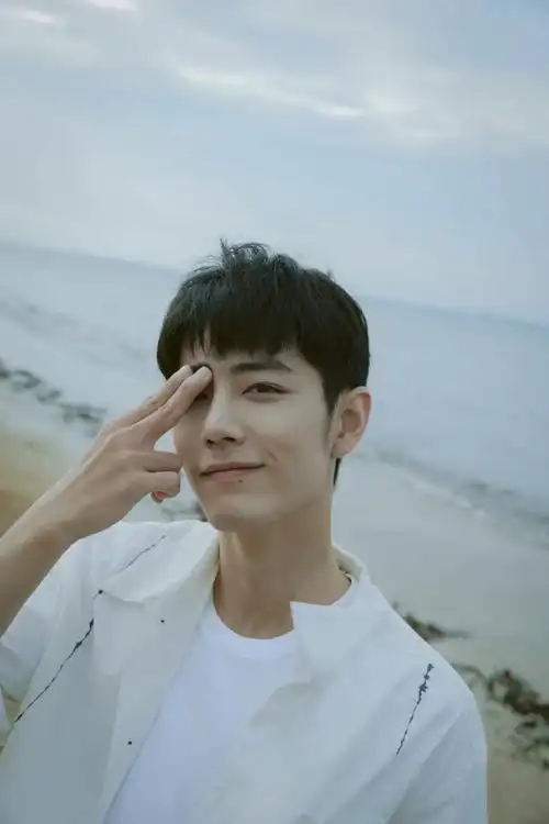 肖战绿洲分享天空照