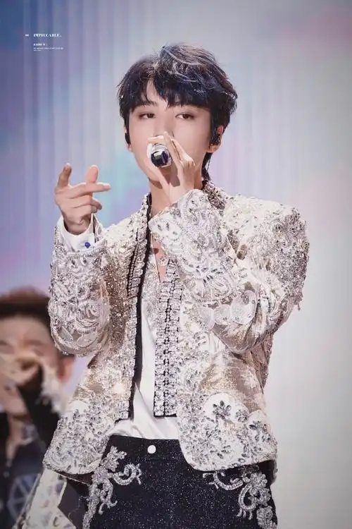 王俊凯超话#tfboys十年之约演唱会#/#tfboys快本的信#230806 十周年