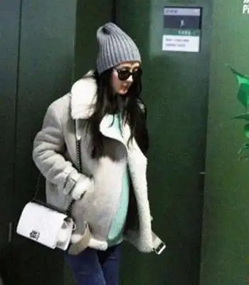 日化护理 母婴用品     怀孕4个月的杨幂在微博上曝光自己当妈的喜悦