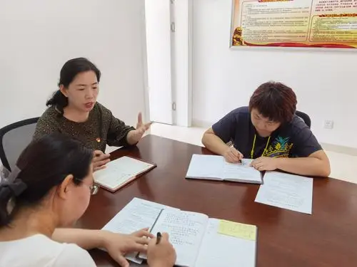 "廉政谈话,筑牢防线"——海勃湾区蒙古族幼儿园党支部开展谈心谈话