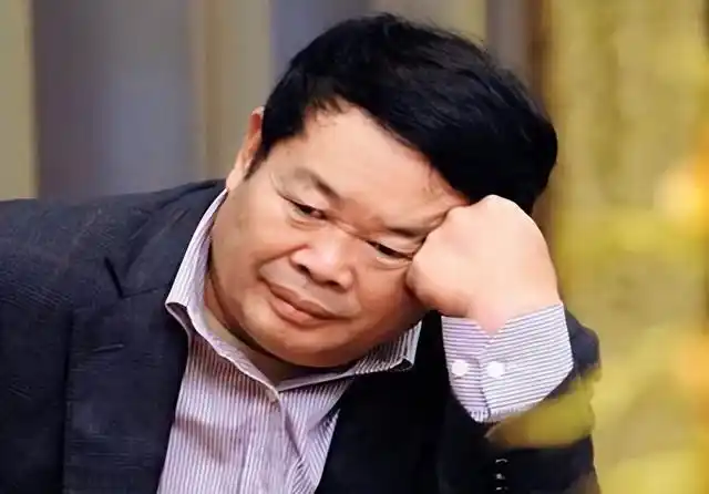 "玻璃大王"曹德旺,曾爱上红颜知己闹离婚,妻子一句话让他回头