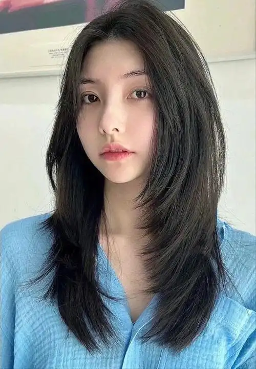 宽脸女生适合的发型1