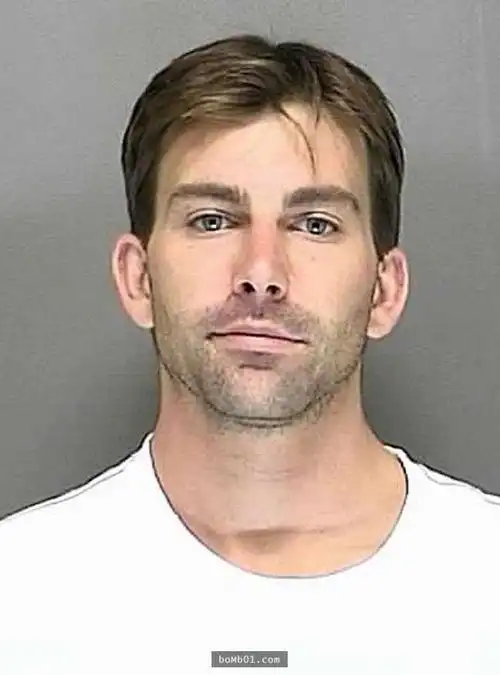 16个「让人想要一起入狱」的美型犯人照,第12个的泪水激发了所有女生