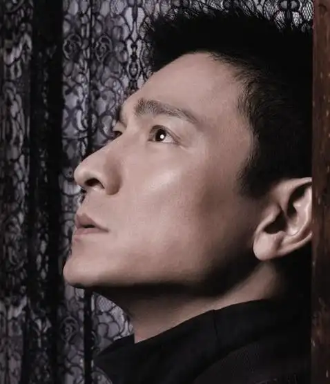 清晰成熟男人抽烟头像